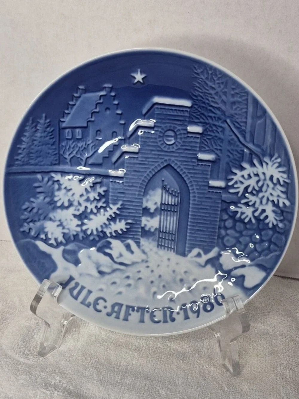 Classic Blue Holiday Decorative Wall Plate - Winter Gate Scene